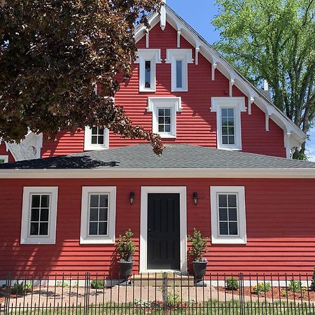 The Red House Fredericton Bed & Breakfast Exterior photo