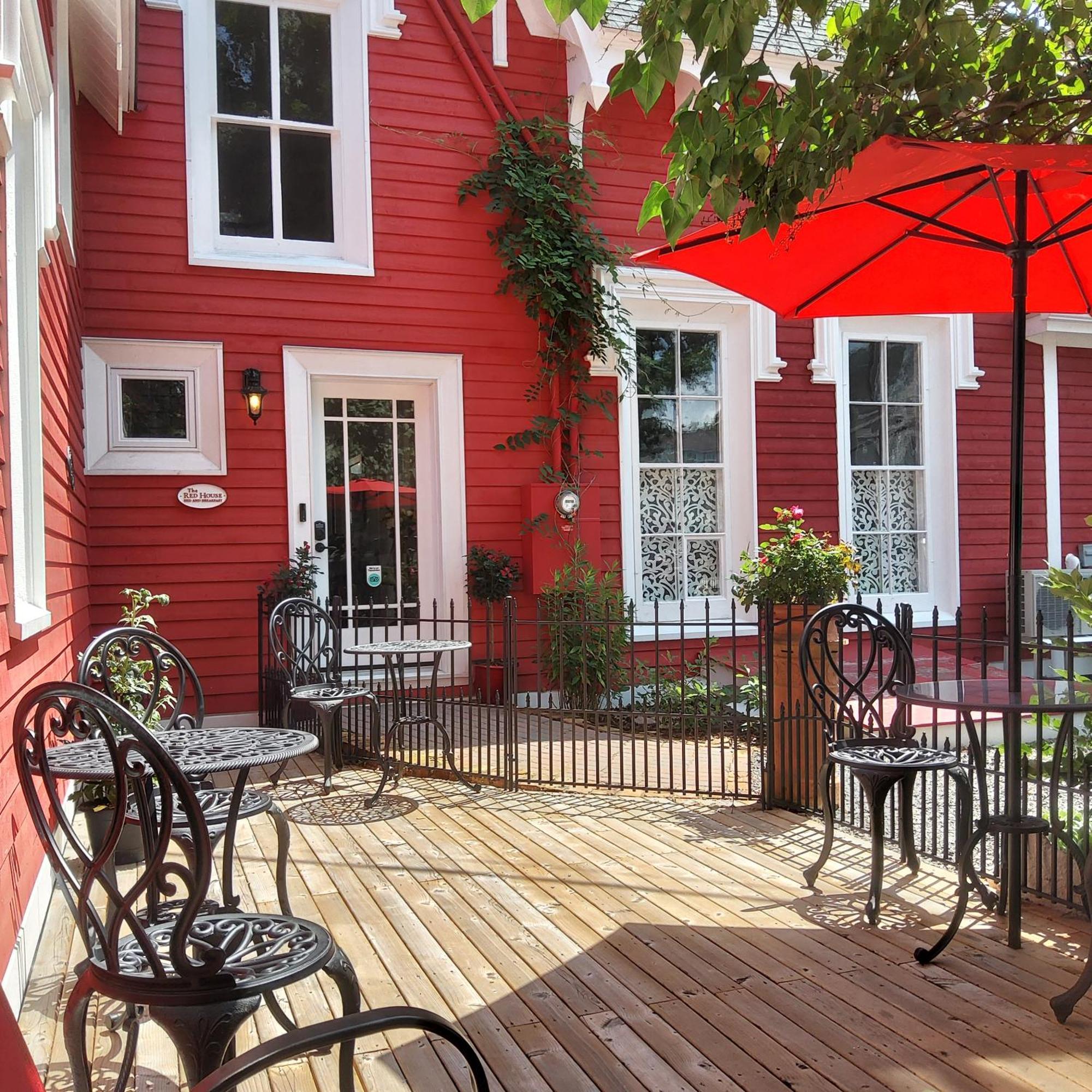 The Red House Fredericton Bed & Breakfast Exterior photo